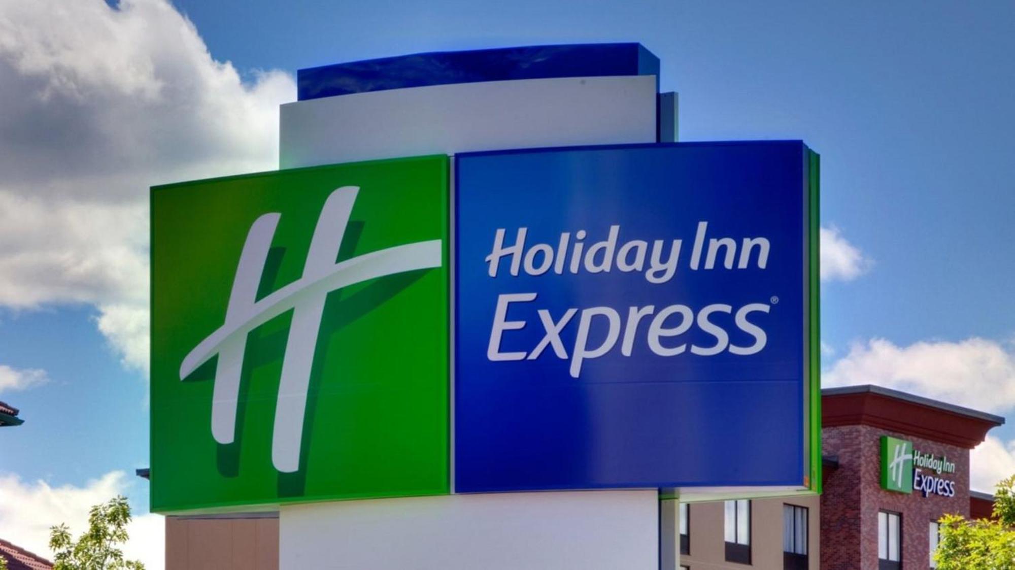 รามาดา ลิมิเต็ด เรดดิ้ง Hotel ภายนอก รูปภาพ